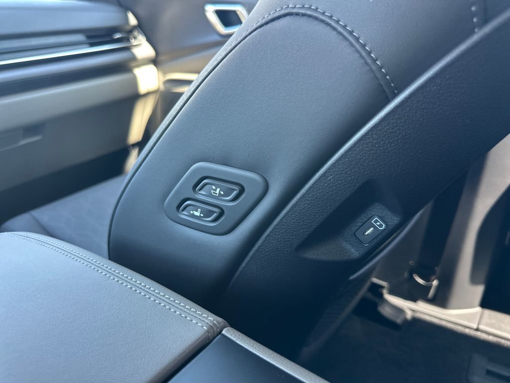 New 2026 Kia Carnival EX image 17