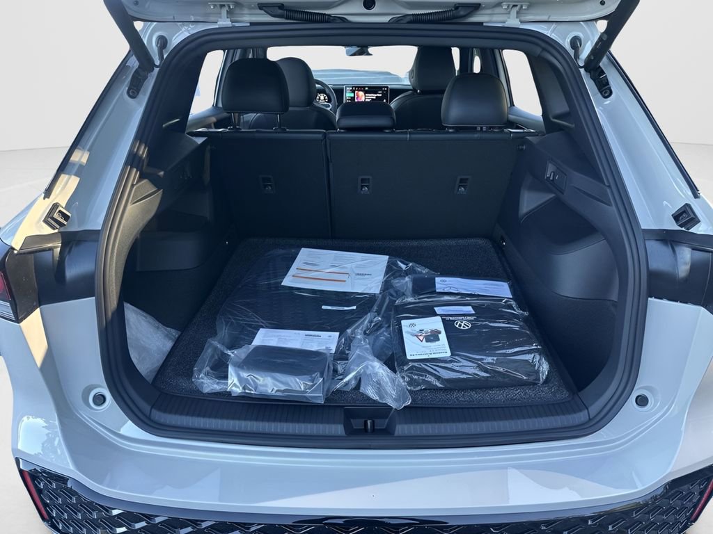 New 2026 Volkswagen Tiguan SE R-Line image 24