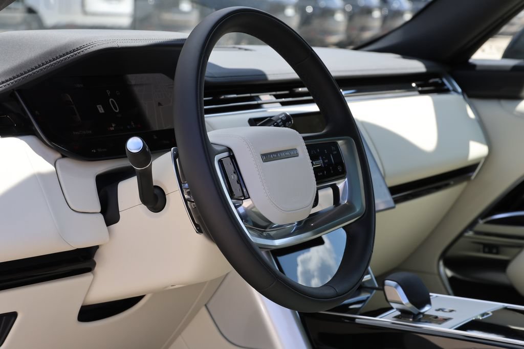 New 2026 Land Rover Range Rover SE AWD/4WD image 13
