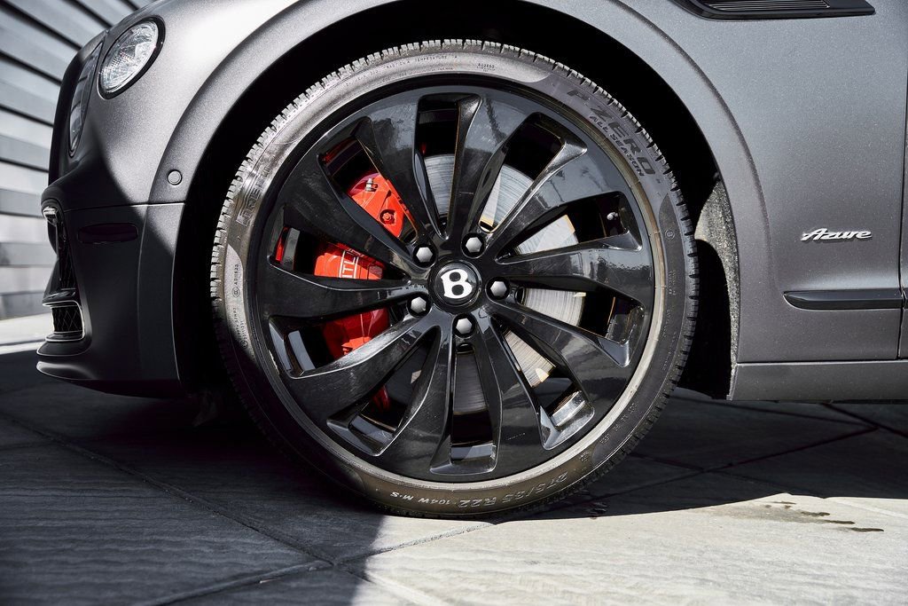 Used 2023 Bentley Flying Spur V8 AWD/4WD image 3