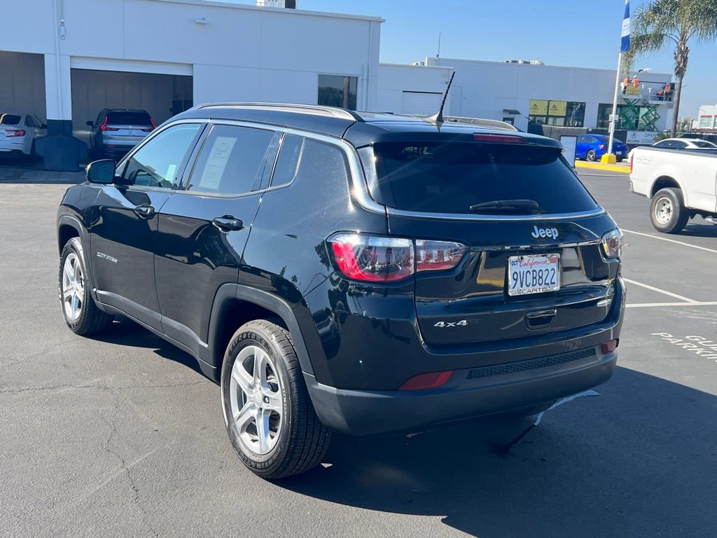 Used 2024 Jeep Compass Latitude w/ Convenience Group image 9