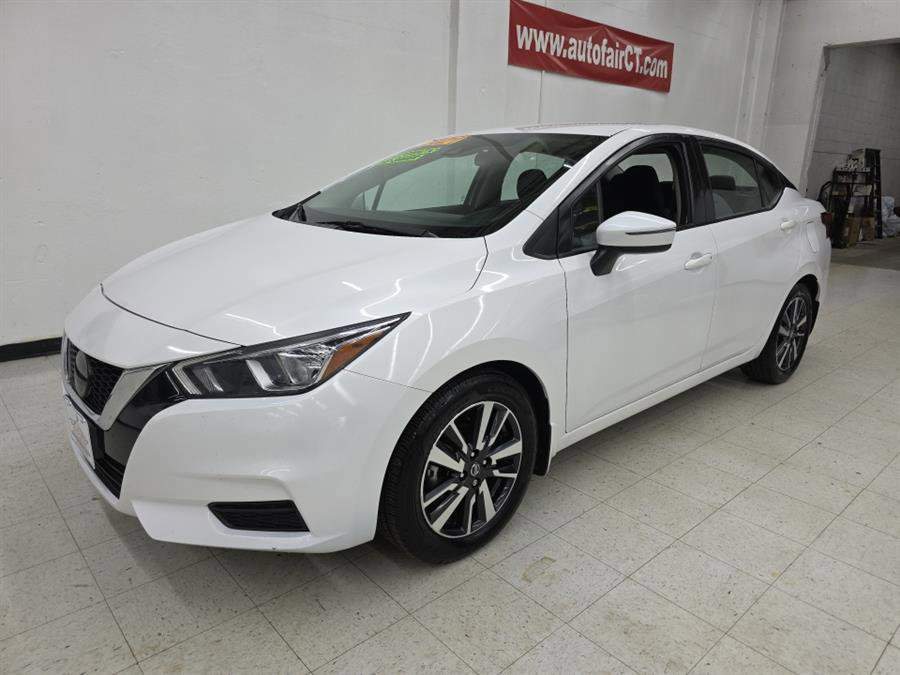 Used 2021 Nissan Versa SV image 3