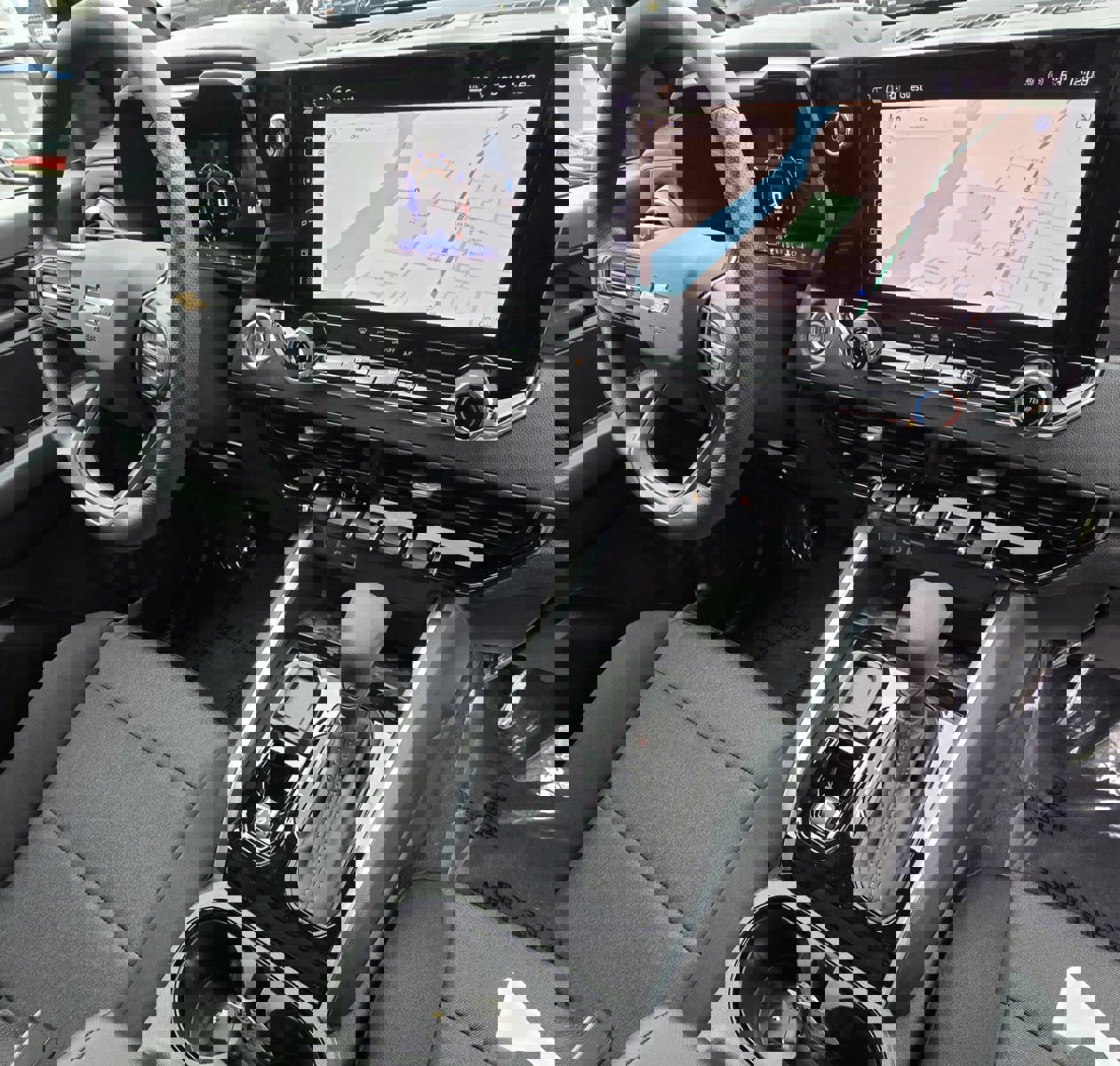 Used 2024 Chevrolet Colorado W/T w/ Technology Package image 15