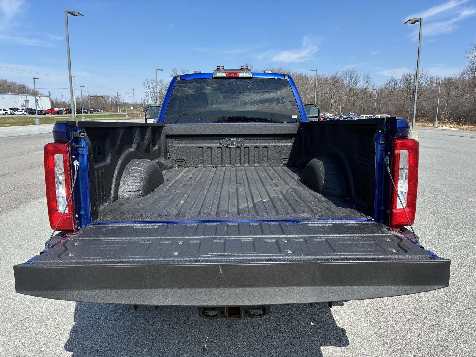 New 2026 Ford F250 XLT w/ FX4 Off-Road Package AWD/4WD image 9