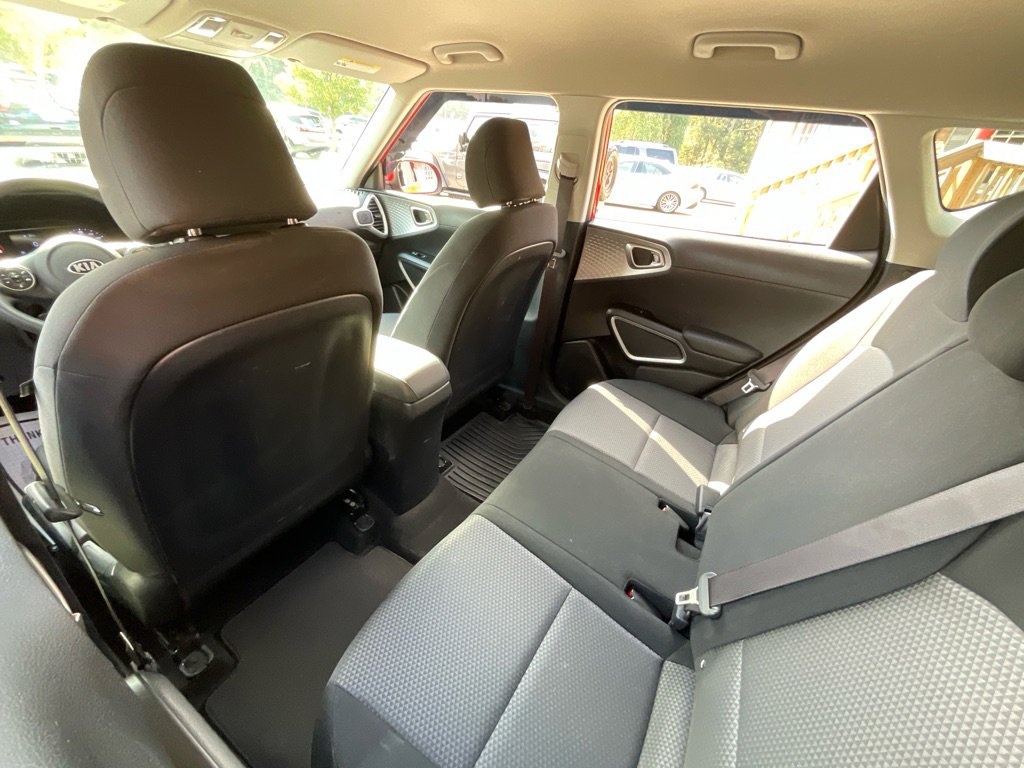 Used 2020 Kia Soul LX image 28
