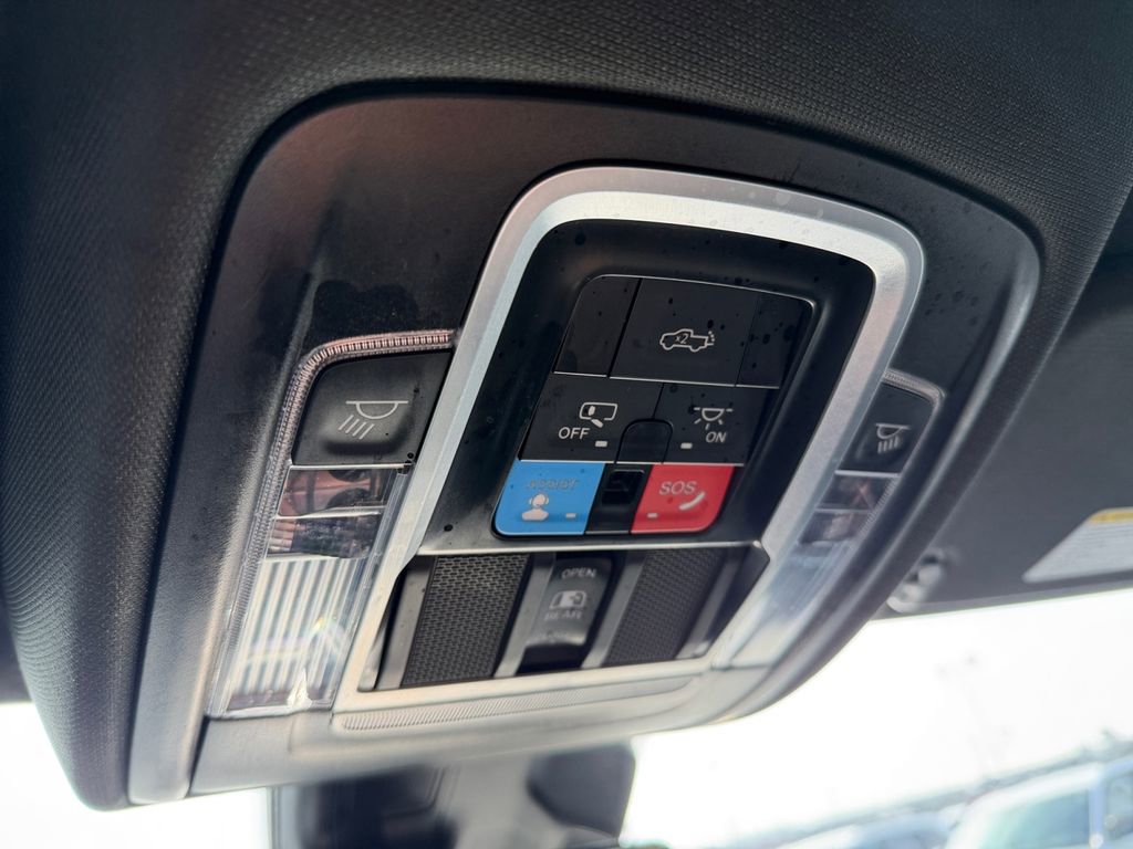 Used 2025 RAM 1500 Laramie image 21