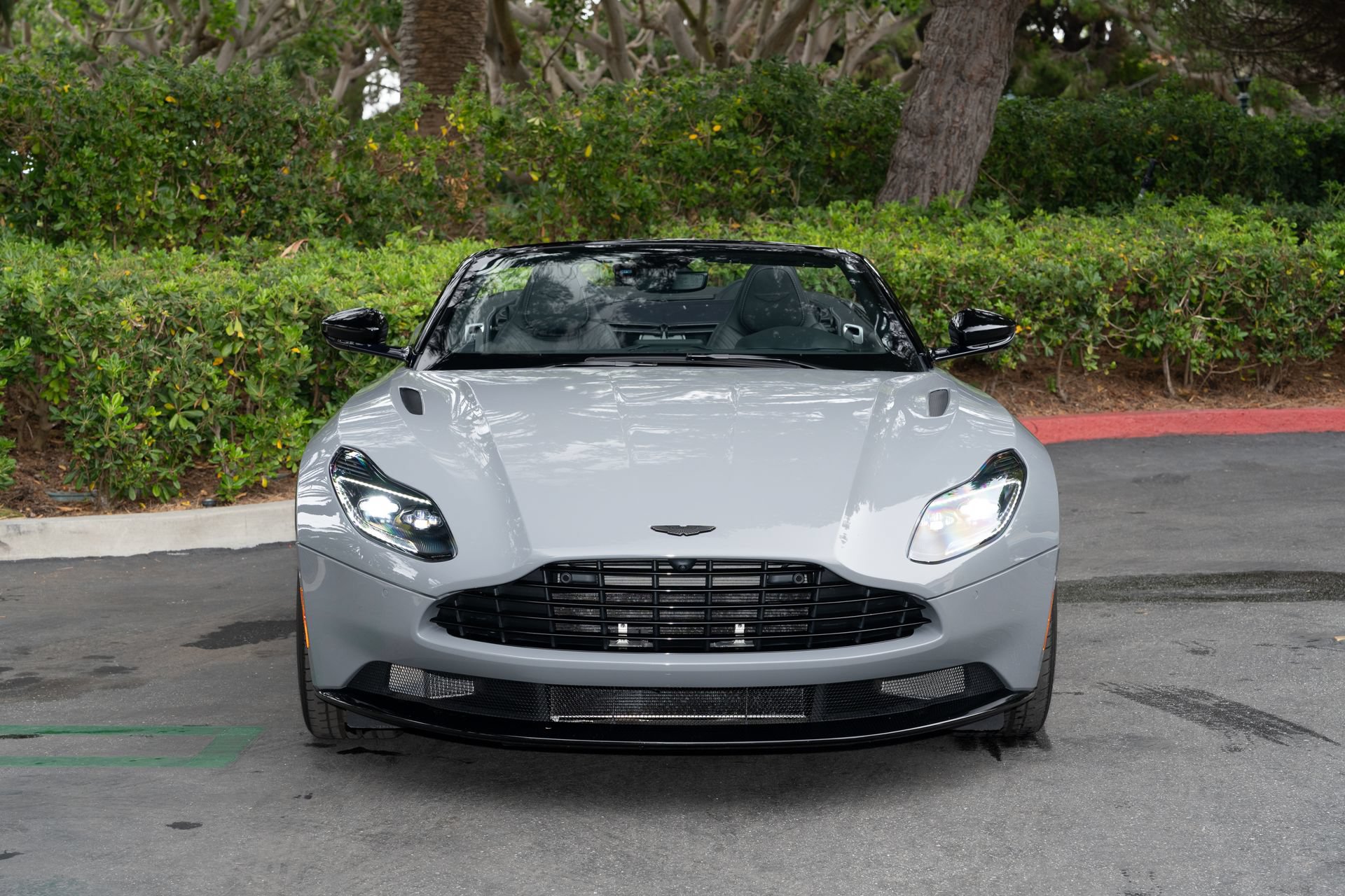 Used 2022 Aston Martin DB11 Volante RWD image 6