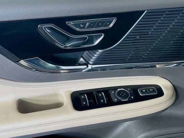 Used 2022 Lincoln Corsair FWD image 12