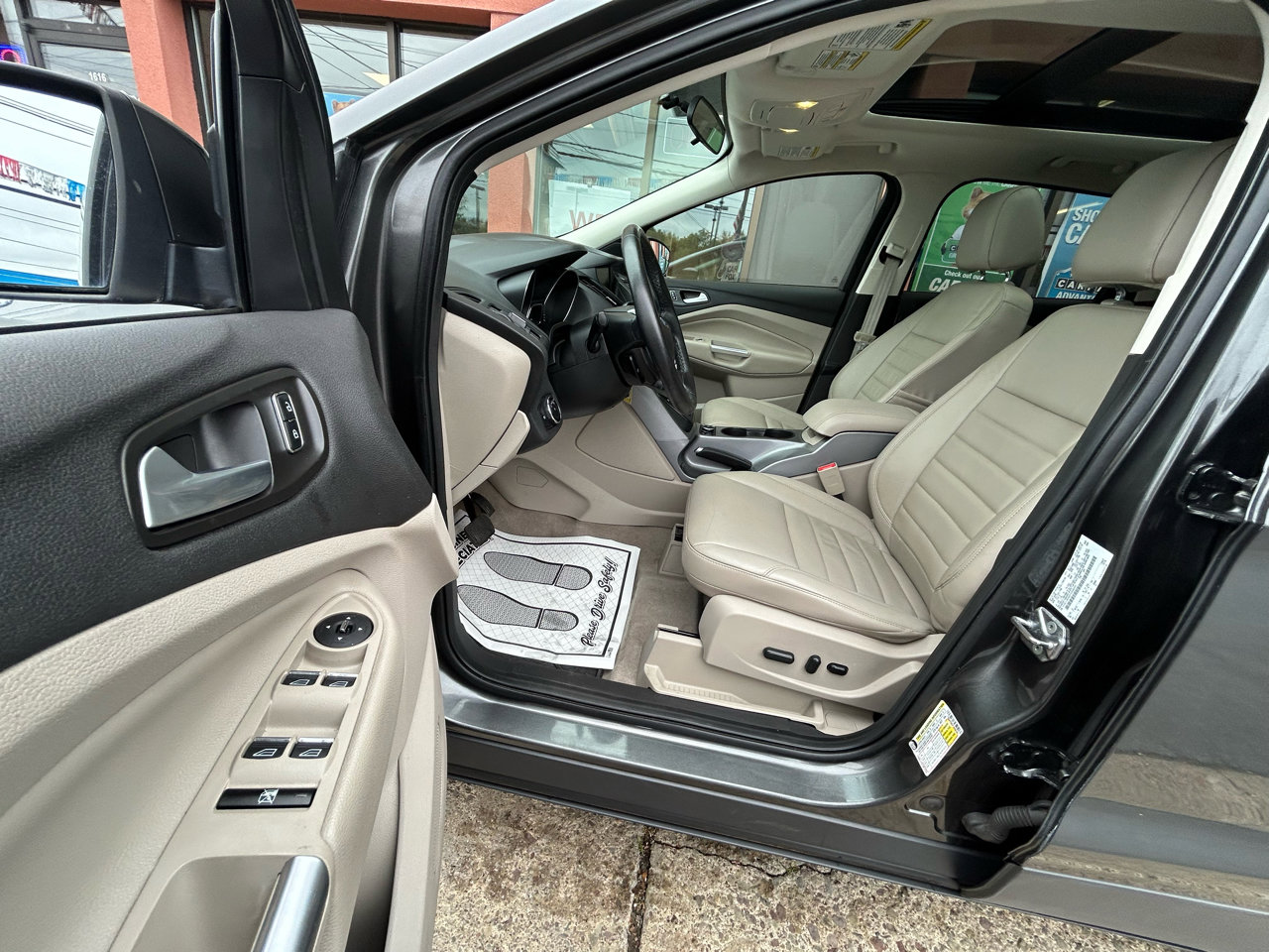 Used 2015 Ford Escape SE w/ Equipment Group 201A image 11
