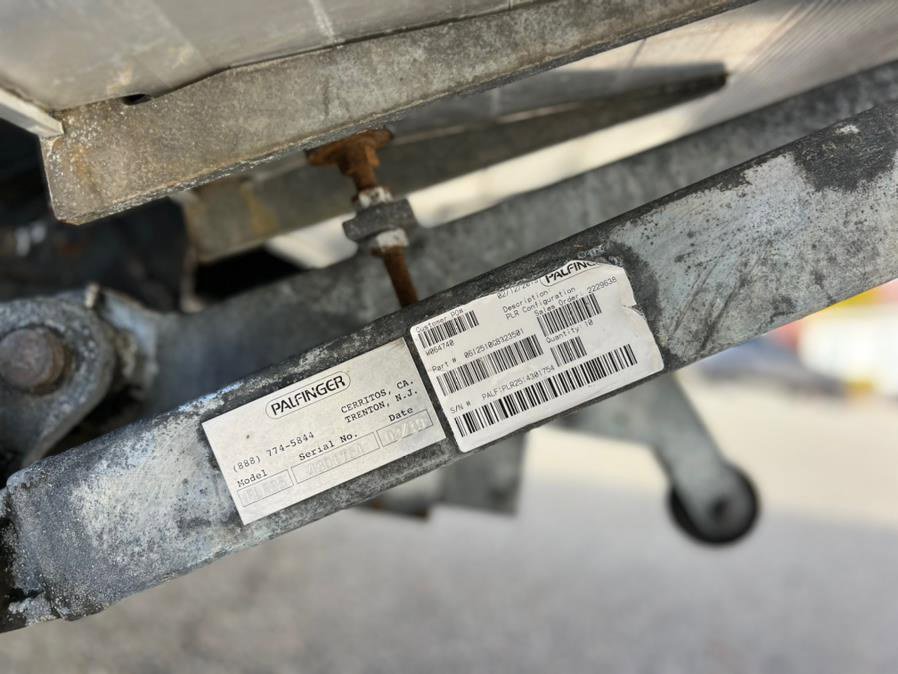 Used 2019 Isuzu NPR image 28