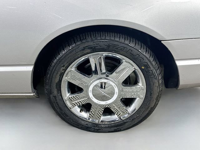 Used 2005 Ford Thunderbird RWD image 26