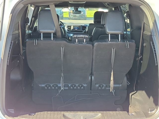 Used 2019 Chrysler Pacifica Touring Plus w/ S Appearance Package FWD image 5