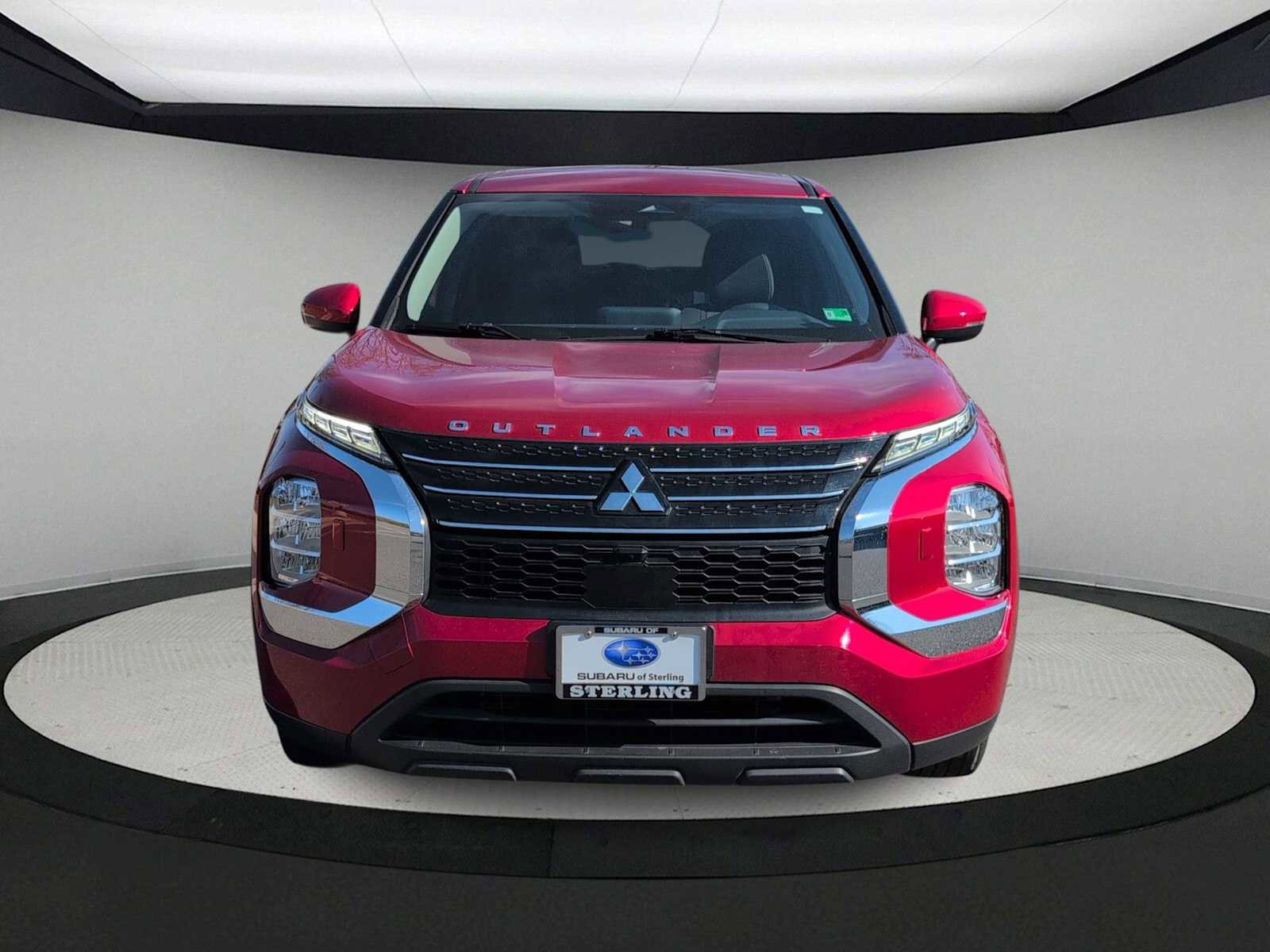 Used 2024 Mitsubishi Outlander ES image 3