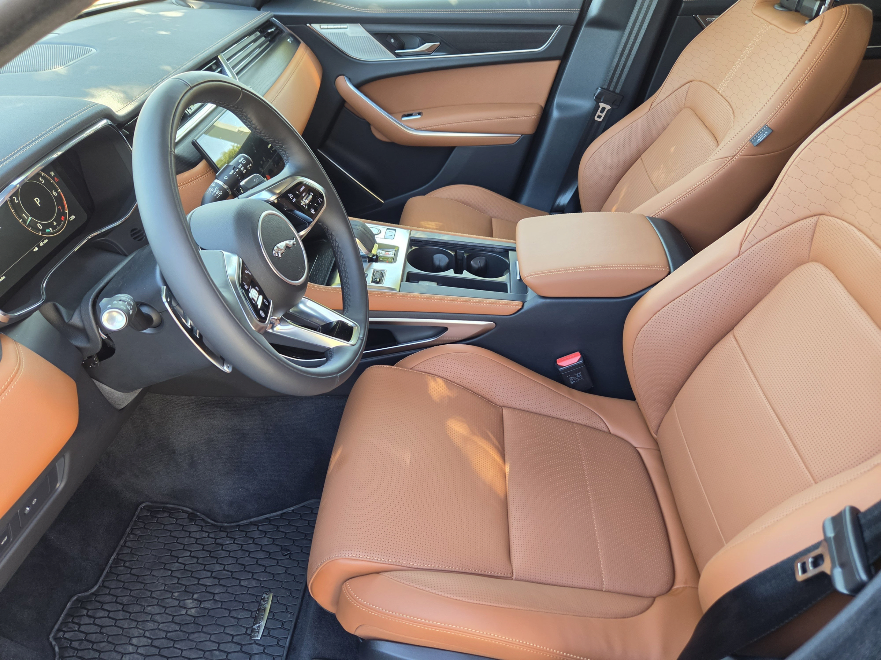 Used 2025 Jaguar F-PACE R-Dynamic S AWD/4WD image 8