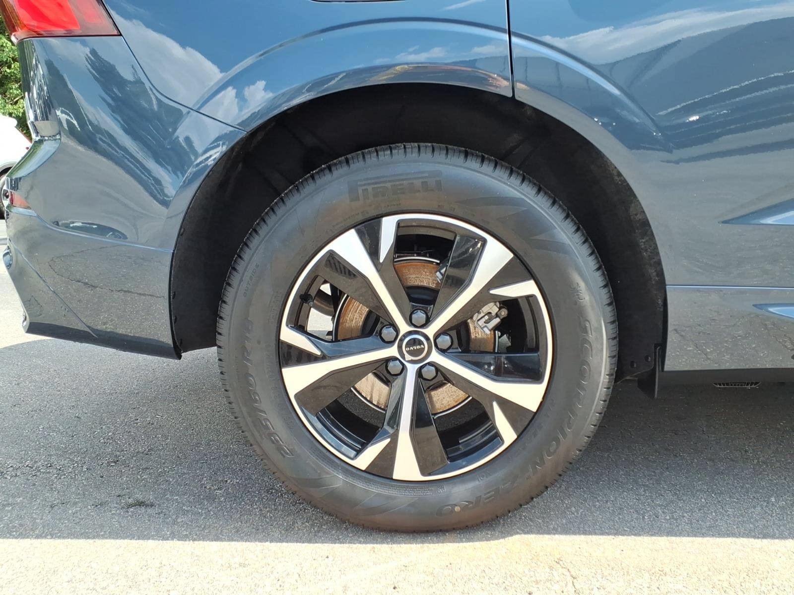 New 2026 Volvo XC60 B5 Core w/ Climate Package AWD/4WD image 3