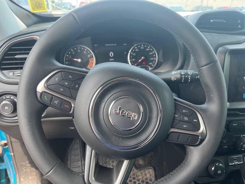 Used 2022 Jeep Renegade Latitude AWD/4WD image 15