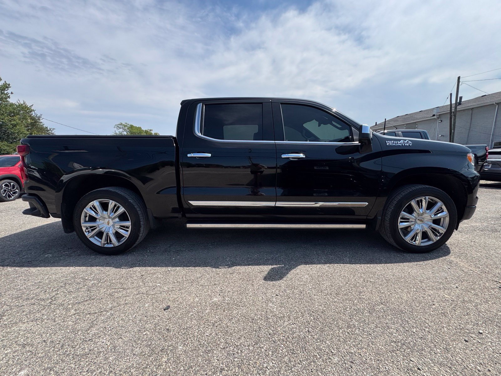 Used 2022 Chevrolet Silverado 1500 High Country w/ High Country Premium Package AWD/4WD image 7