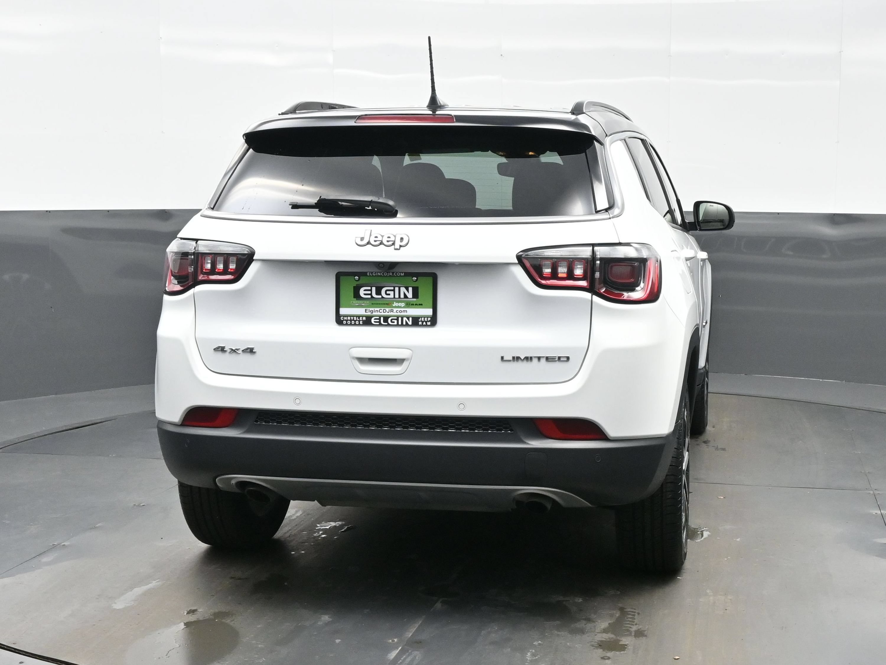 Used 2023 Jeep Compass Limited AWD/4WD image 7