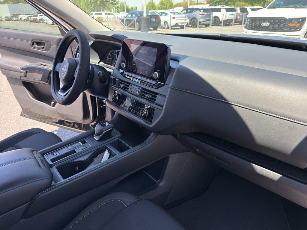 Used 2025 Nissan Pathfinder S FWD image 30