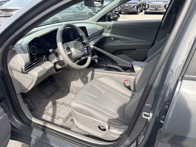 Used 2024 Hyundai Elantra SEL image 17