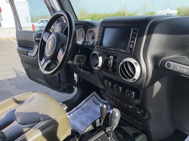 Used 2018 Jeep Wrangler Unlimited Sahara w/ Max Tow Package image 21