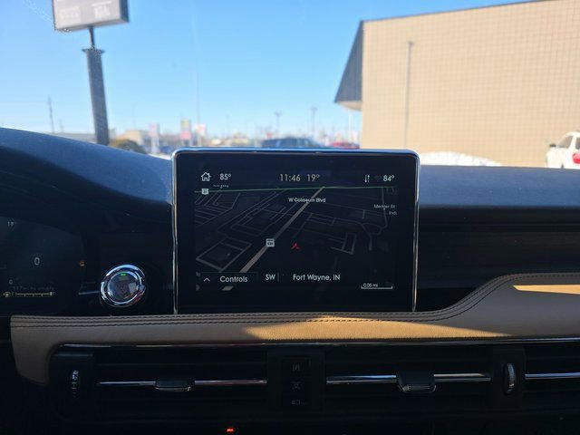 Used 2022 Lincoln Corsair Reserve w/ Elements Package image 16