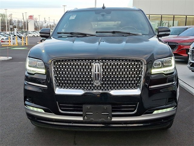 Used 2023 Lincoln Navigator Reserve image 3