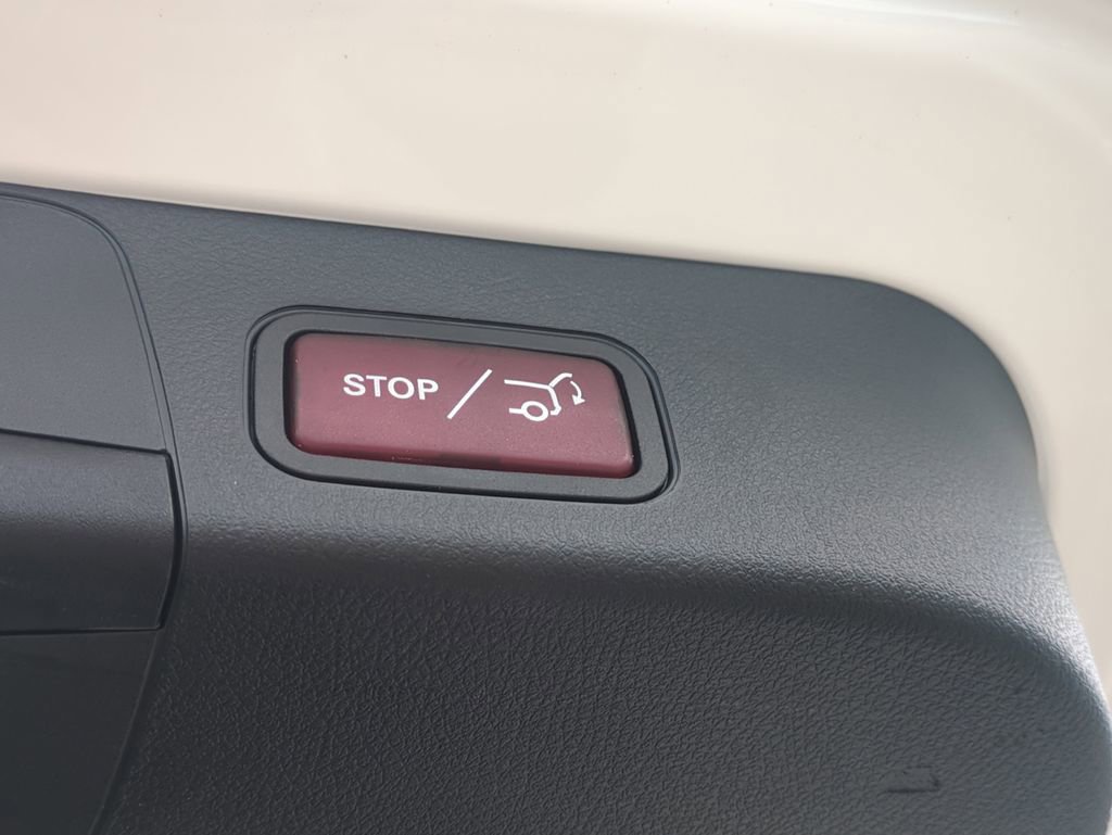 Used 2023 Mercedes-Benz EQB 300 4MATIC image 15