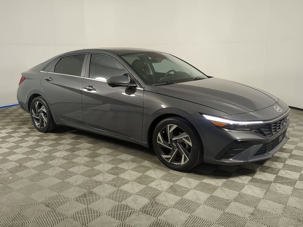 Certified 2024 Hyundai Elantra Limited image 2
