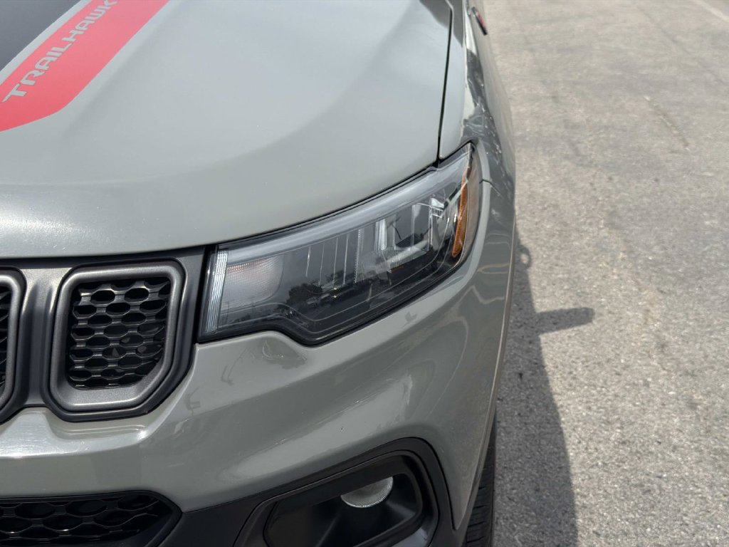 Used 2024 Jeep Compass Trailhawk AWD/4WD image 10