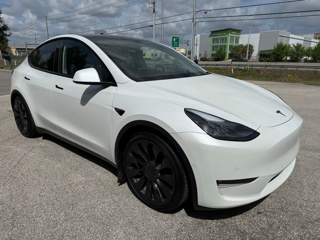 Used 2022 Tesla Model Y Performance image 3