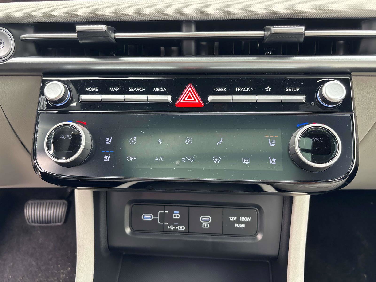 New 2026 Hyundai Tucson Limited image 13