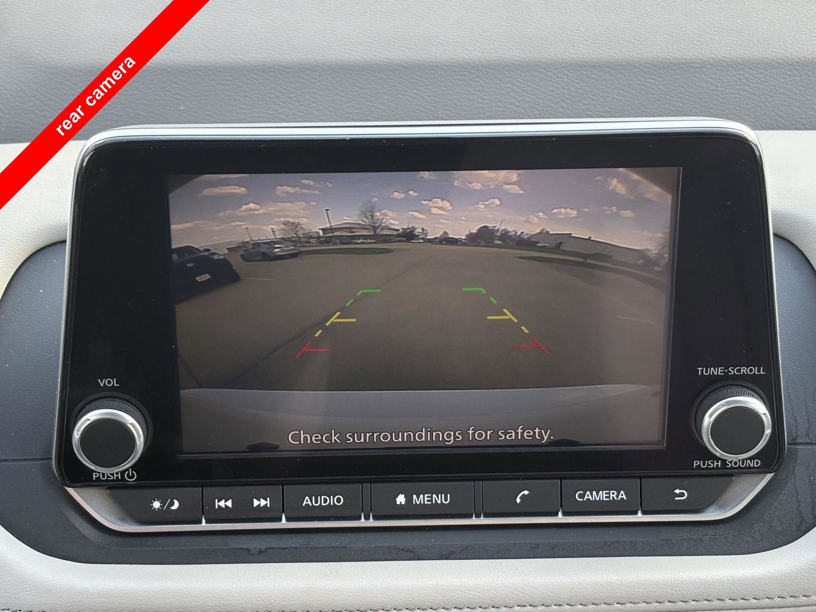 Used 2024 Nissan Rogue SV image 5