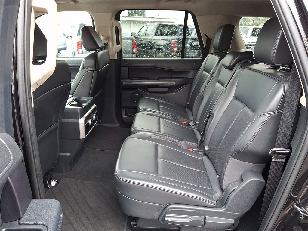 Used 2024 Ford Expedition Max XLT image 11