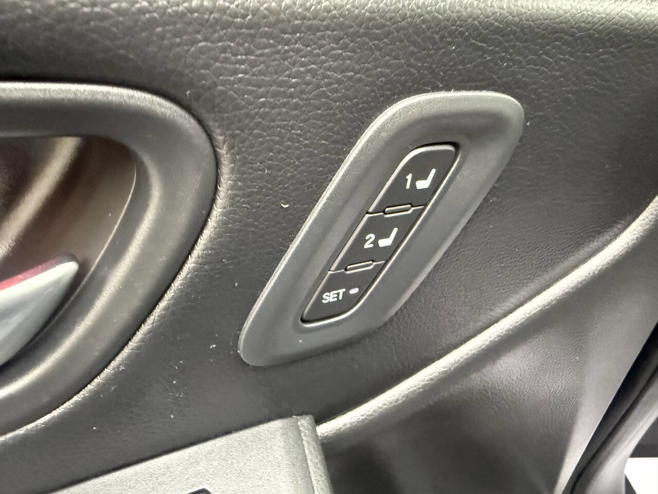 Used 2025 Honda Pilot Black Edition image 16