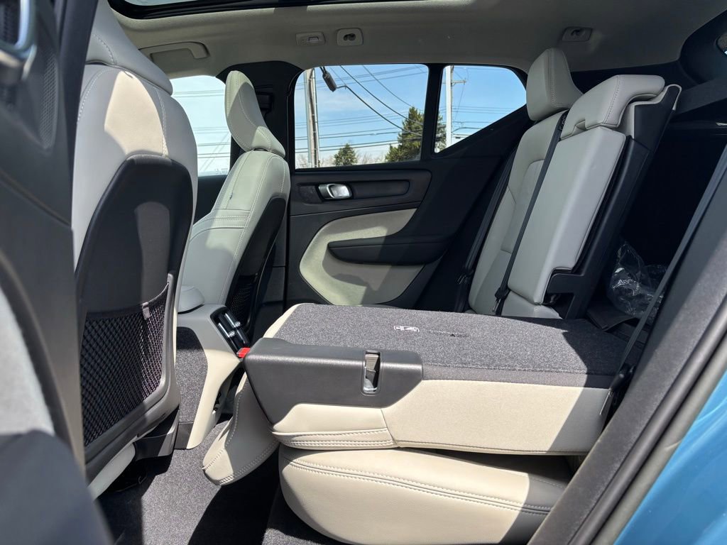 Certified 2023 Volvo XC40 B5 Plus w/ Driver Assist Package image 20