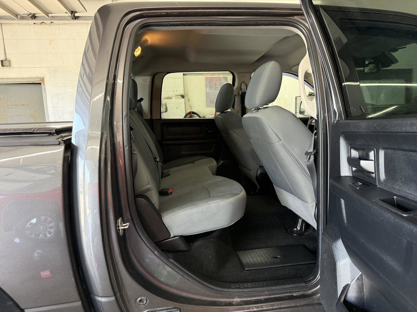 Used 2014 RAM 1500 Express AWD/4WD image 25