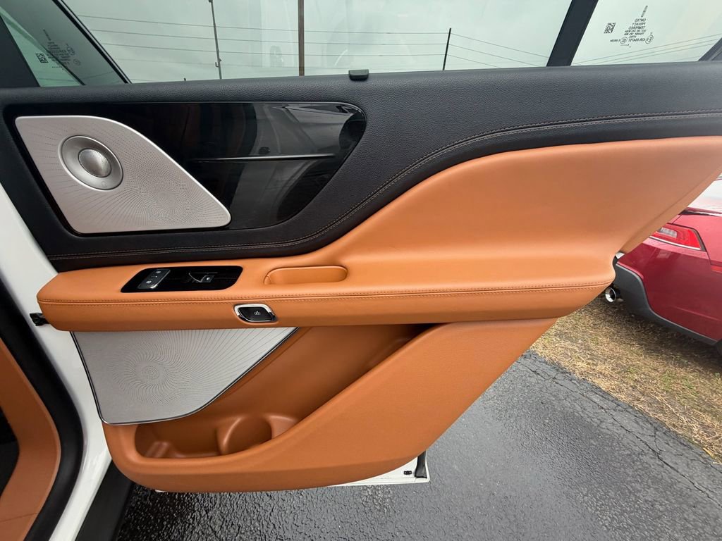 Used 2025 Lincoln Aviator Black Label image 20