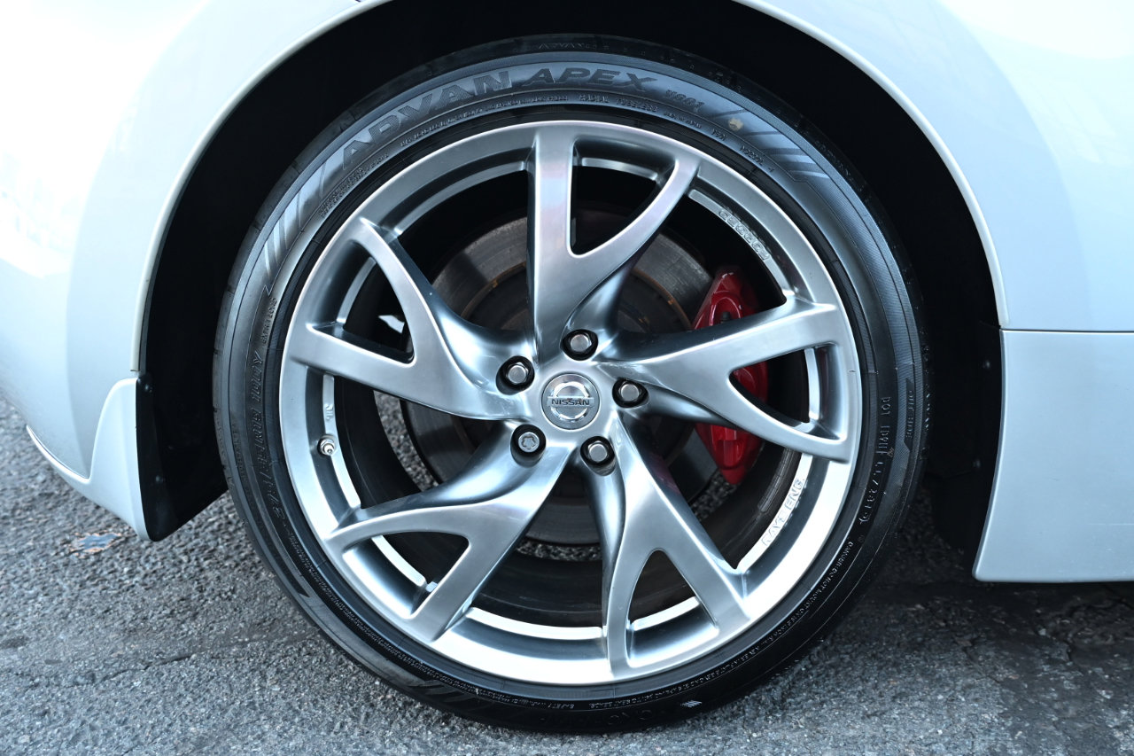 Used 2014 Nissan 370Z Touring w/ Sport Package image 38