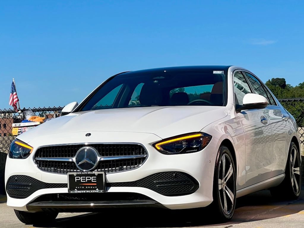 Used 2025 Mercedes-Benz C 300 4MATIC Sedan image 4