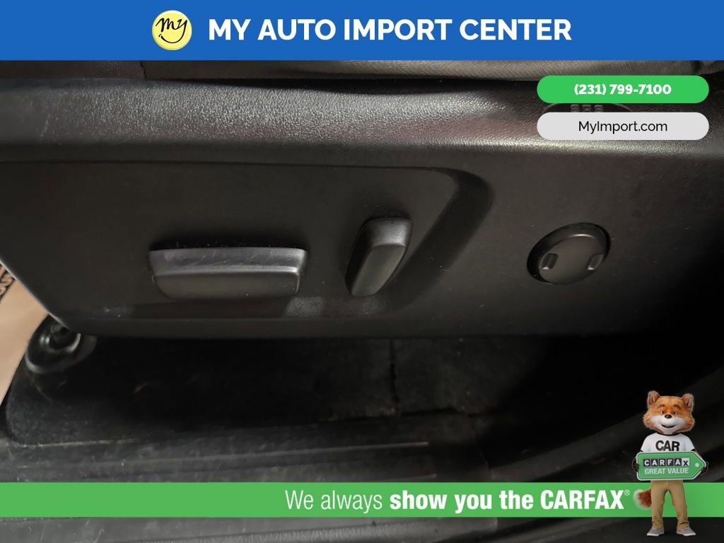 Used 2019 Toyota Tundra SR5 w/ Convenience Package image 12