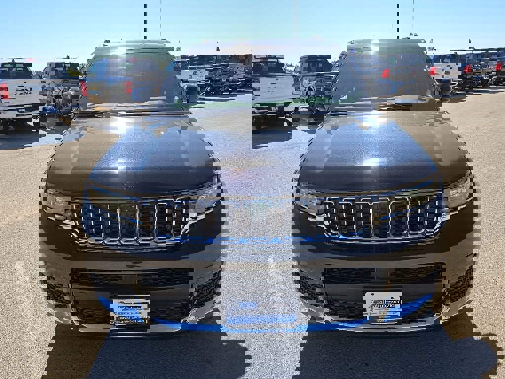 New 2025 Jeep Grand Cherokee L Laredo w/ Luxury Tech Group I image 11