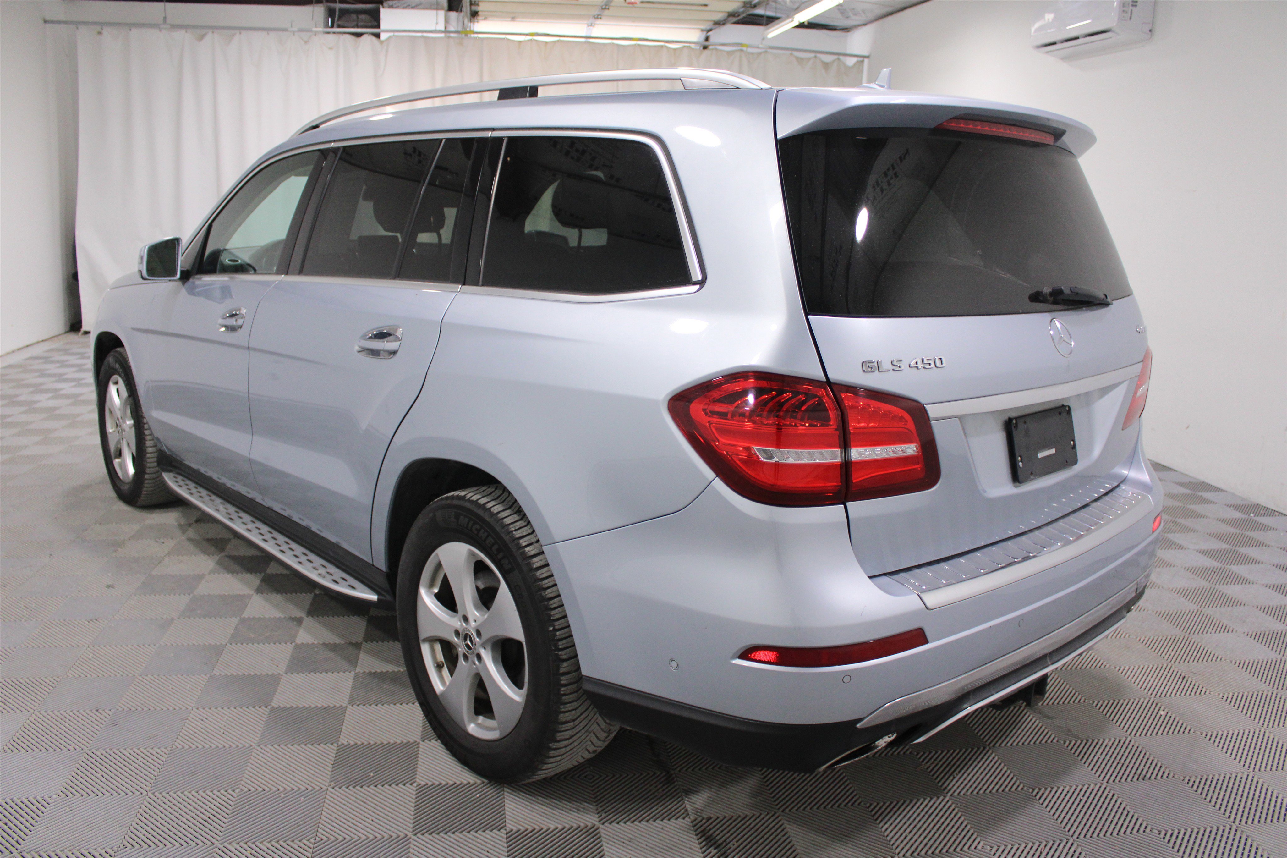 Used 2018 Mercedes-Benz GLS 450 4MATIC image 32