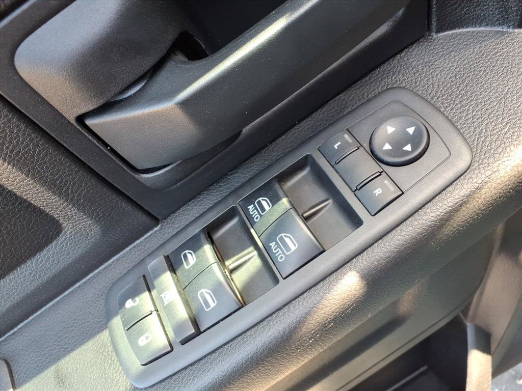 Used 2018 RAM 1500 ST AWD/4WD image 17
