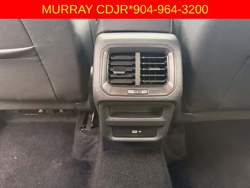 Used 2024 Volkswagen Taos SE image 29