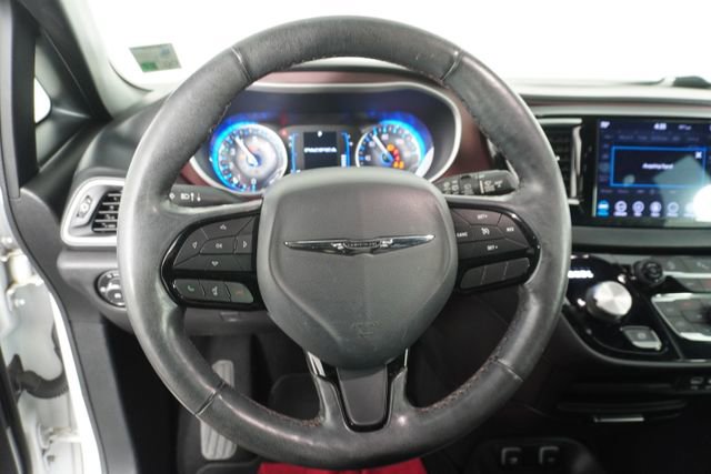 Used 2020 Chrysler Pacifica Touring-L image 23