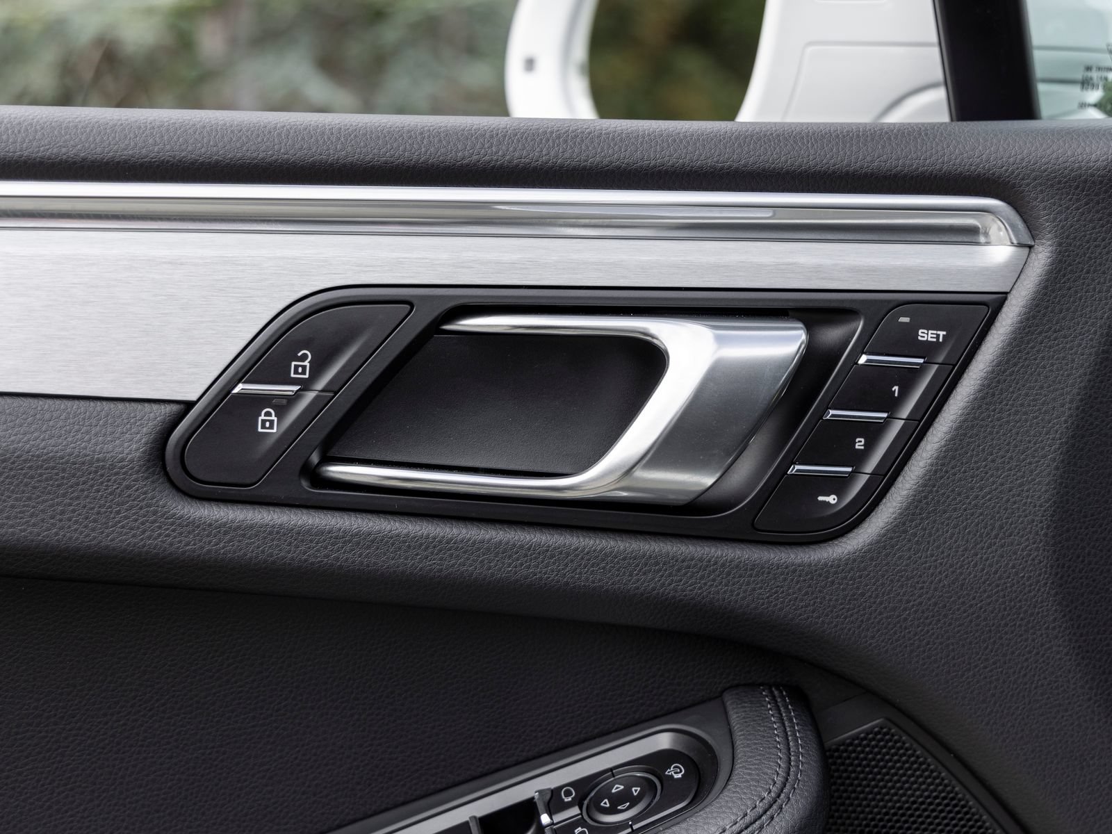 Certified 2026 Porsche Macan AWD/4WD image 26