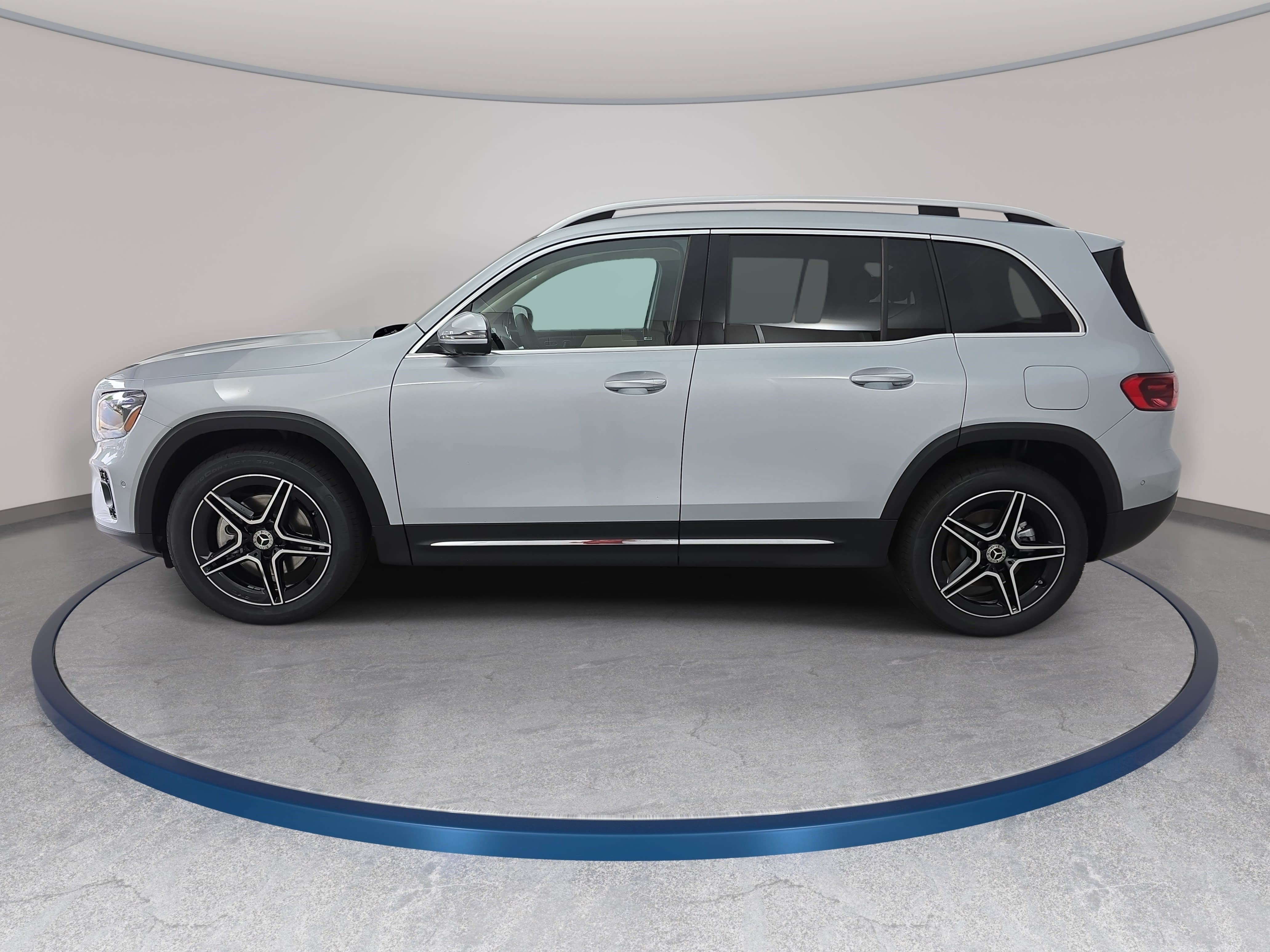 New 2026 Mercedes-Benz GLB 250 image 8