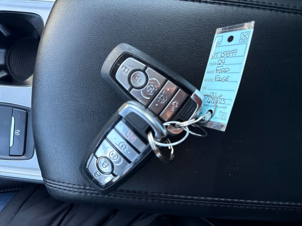 Used 2024 Ford Edge SEL w/ Convenience Package image 40