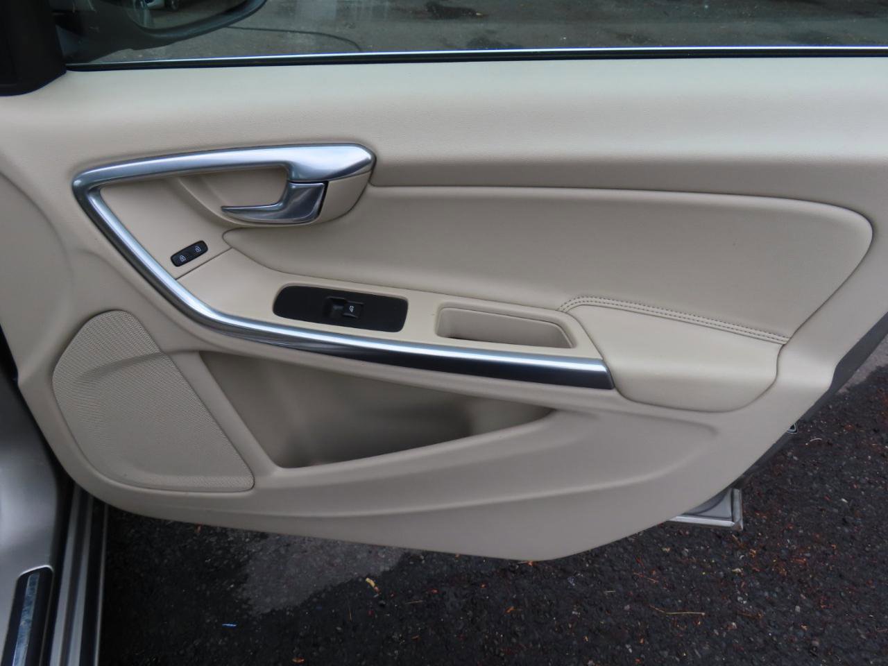 Used 2015 Volvo V60 T5 Premier AWD/4WD image 18